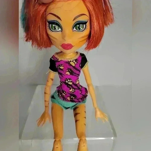 Monster High Toralei Stripes Doll Mattel 2011 - Picture 2 of 5